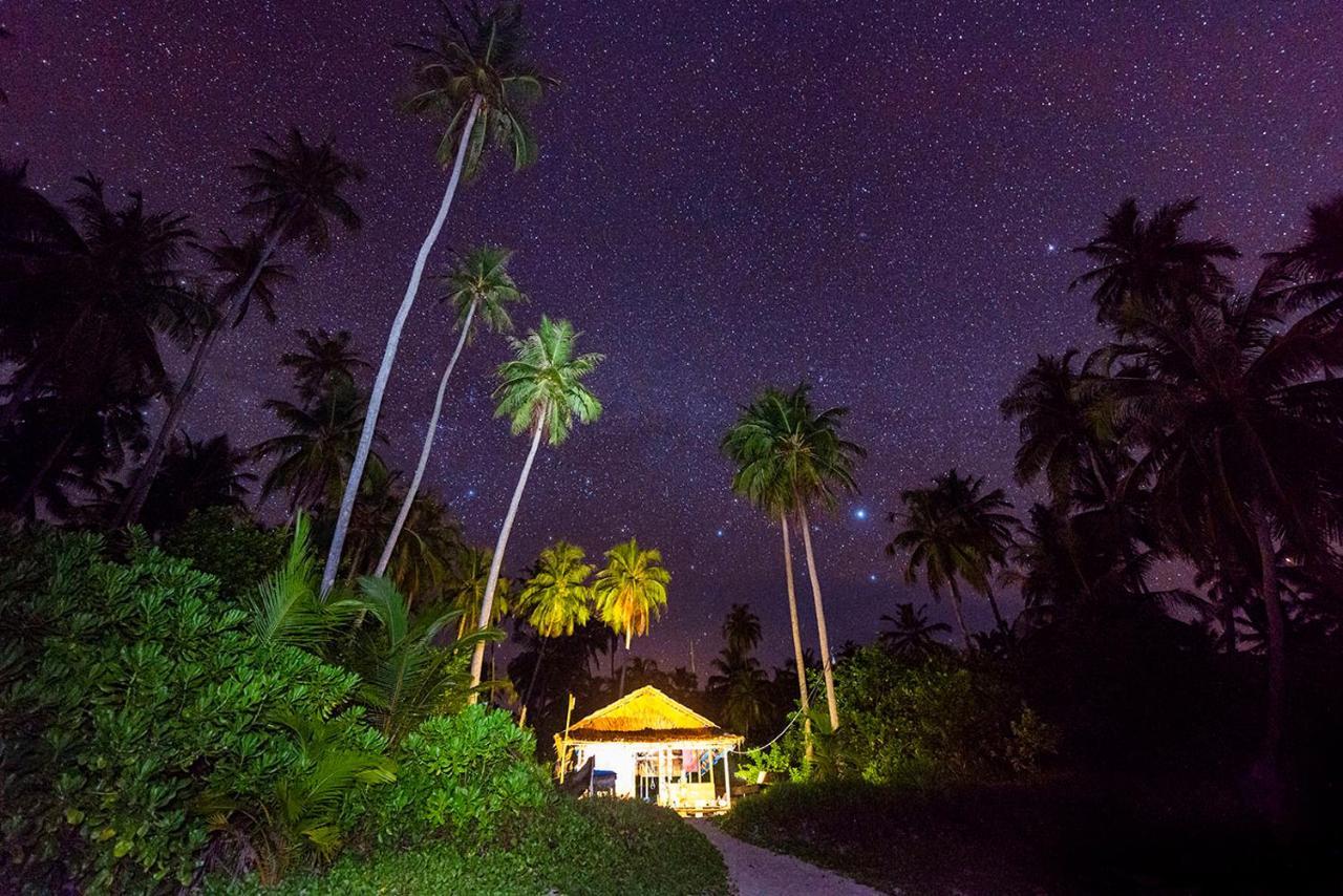Pinang Island - Private Island Sea View Bungalows Singkil  Экстерьер фото