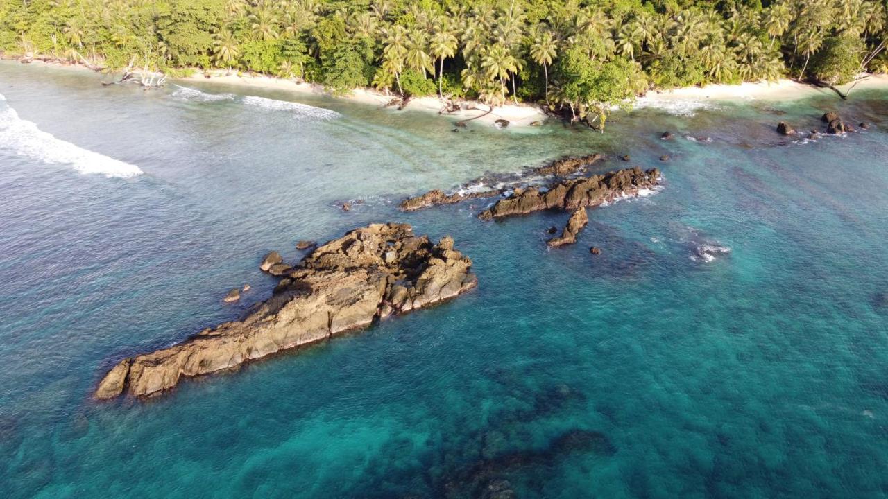 Pinang Island - Private Island Sea View Bungalows Singkil  Экстерьер фото