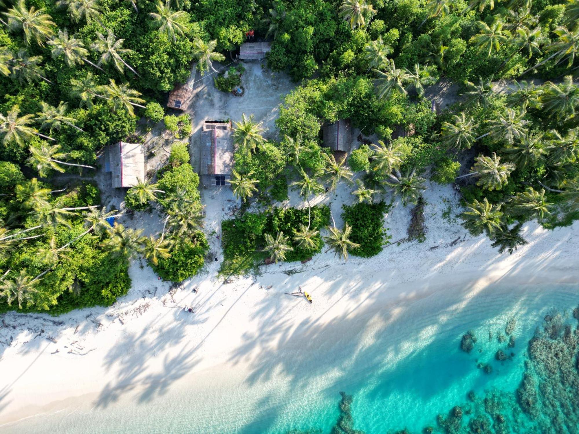 Pinang Island - Private Island Sea View Bungalows Singkil  Экстерьер фото