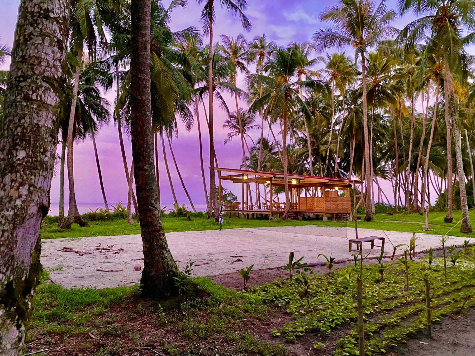 Pinang Island - Private Island Sea View Bungalows Singkil  Экстерьер фото