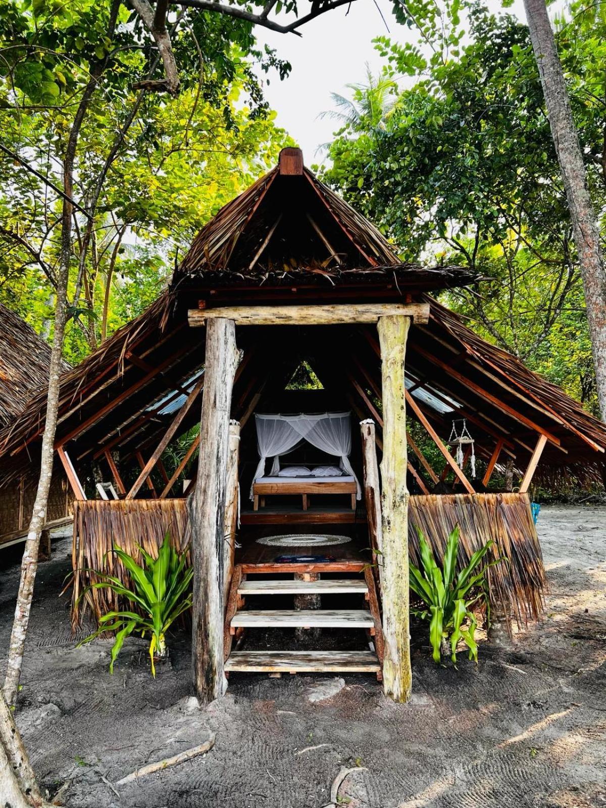 Pinang Island - Private Island Sea View Bungalows Singkil  Экстерьер фото
