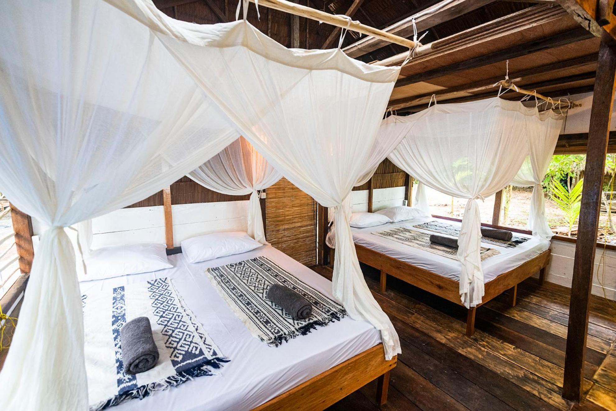 Pinang Island - Private Island Sea View Bungalows Singkil  Экстерьер фото