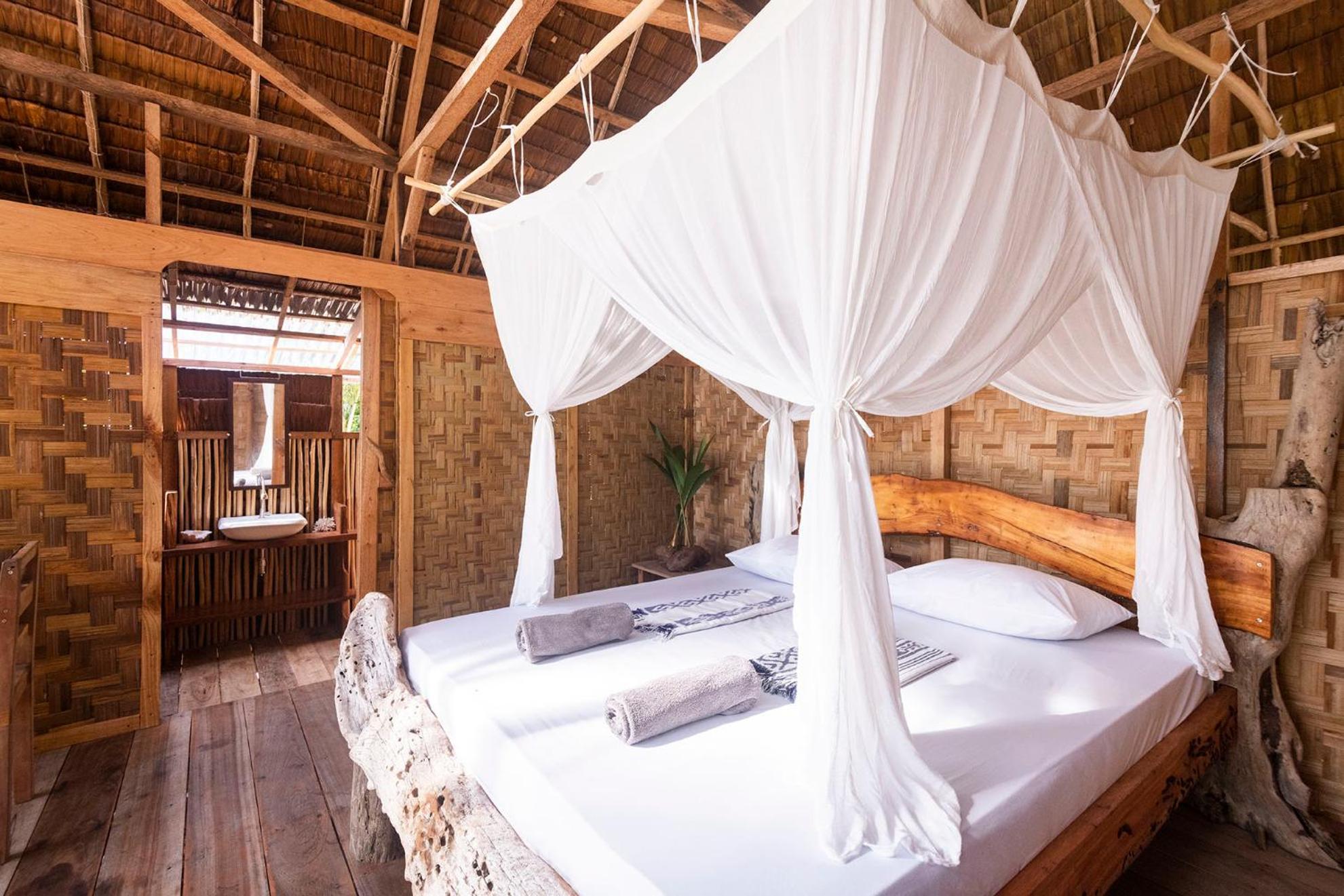 Pinang Island - Private Island Sea View Bungalows Singkil  Экстерьер фото