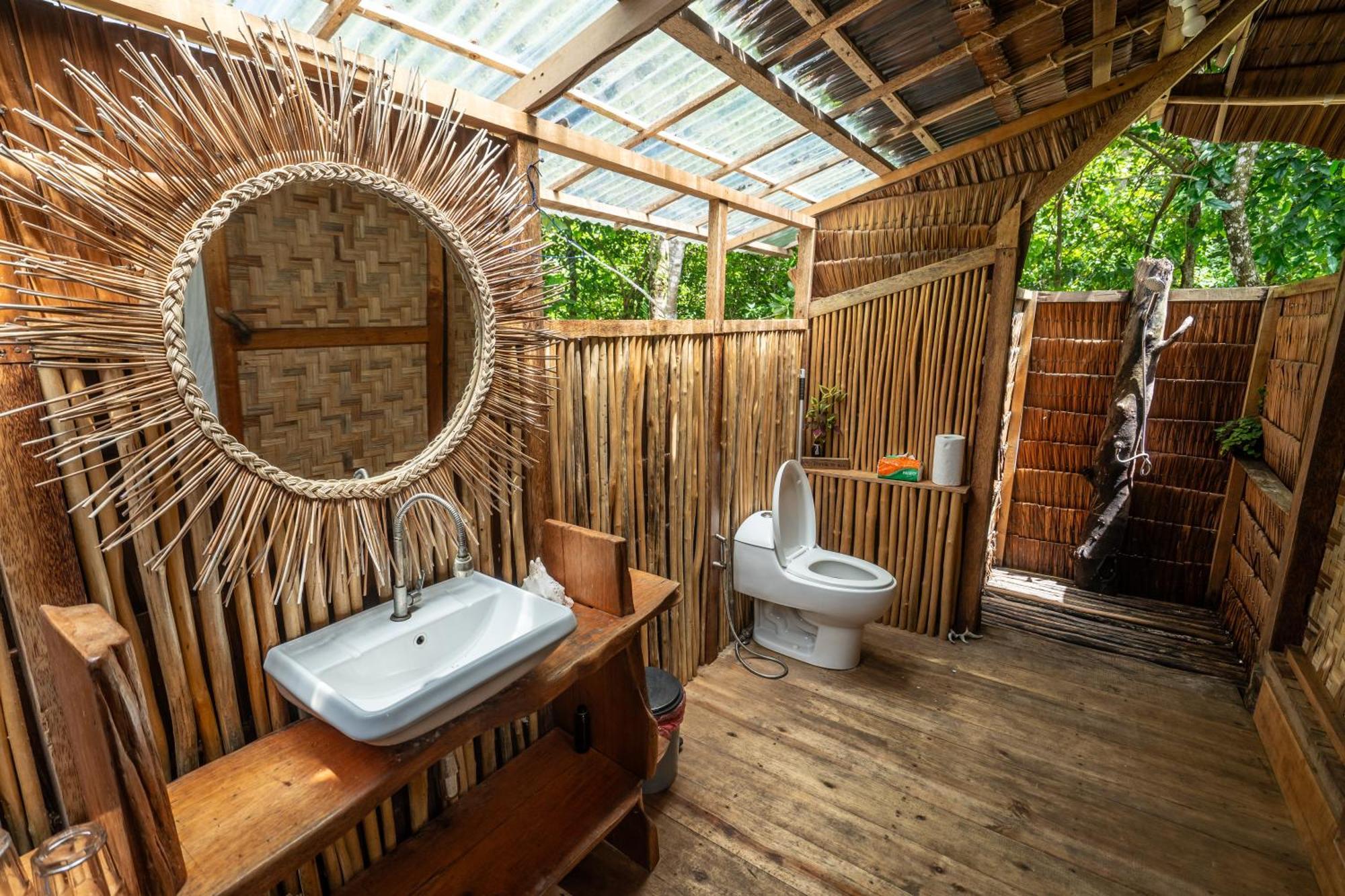 Pinang Island - Private Island Sea View Bungalows Singkil  Экстерьер фото